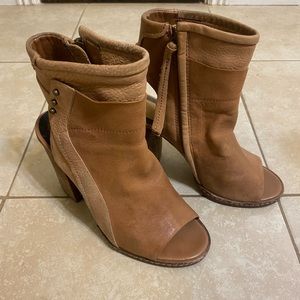 Dolce Vita Booties